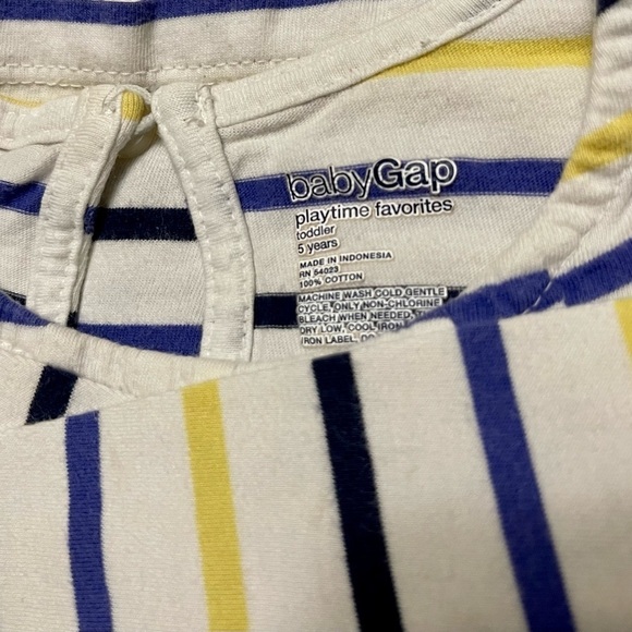 OLD NAVY, GIRLS STRETCH, SKINNY JEANS. SIZE 5T. BABY GAP SHIRT, SIZE 5T. - Picture 8 of 8